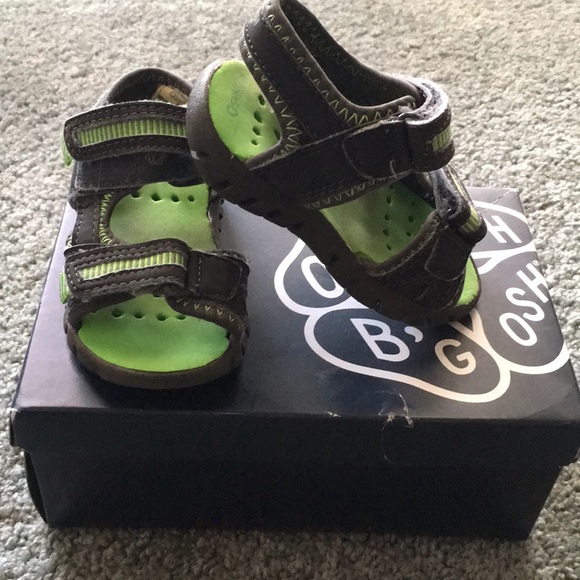 oshkosh baby boy sandals